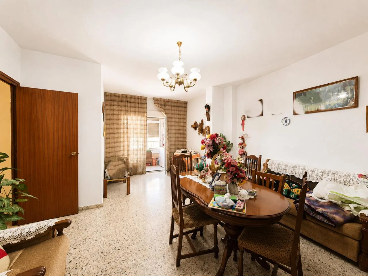 Großzügige 3-Zimmer-Wohnung in Loja – optional mit Einzelgarage