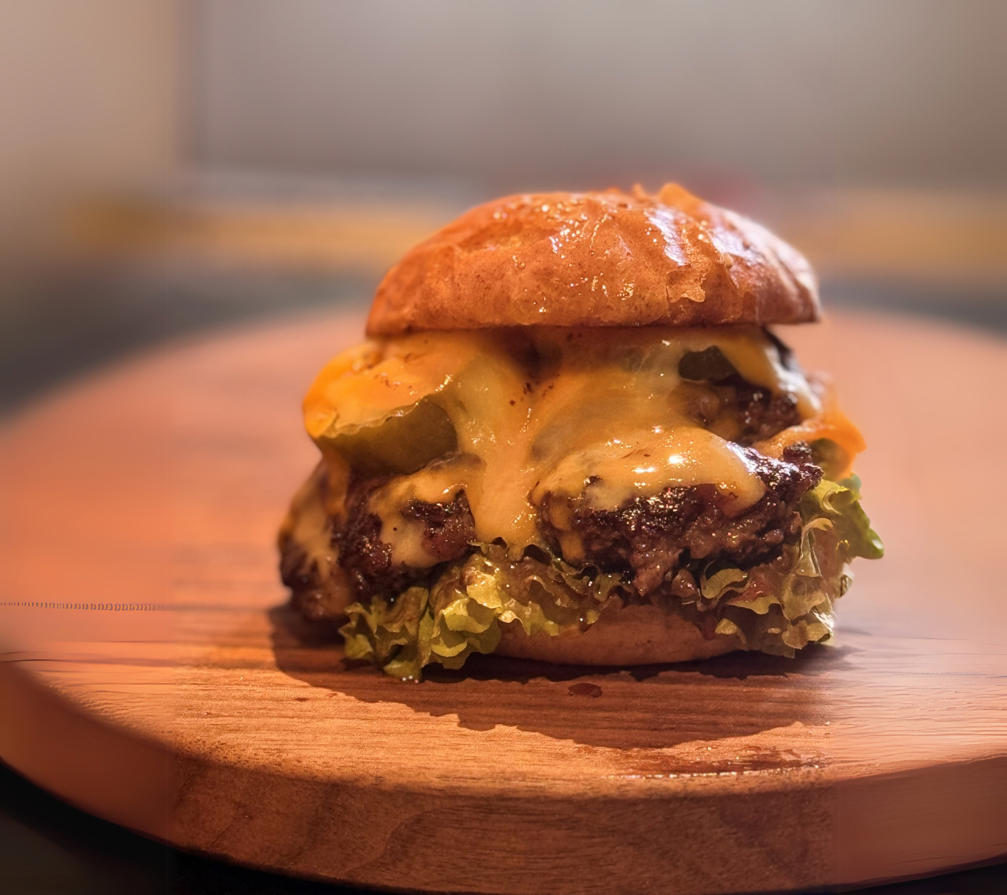 和牛チーズバーガー