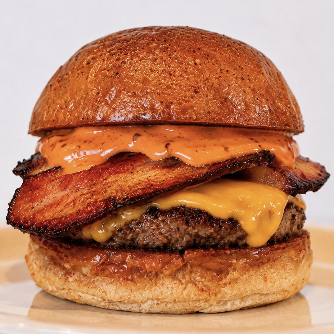 自家製ベーコン常陸牛スモーキーチーズバーガー