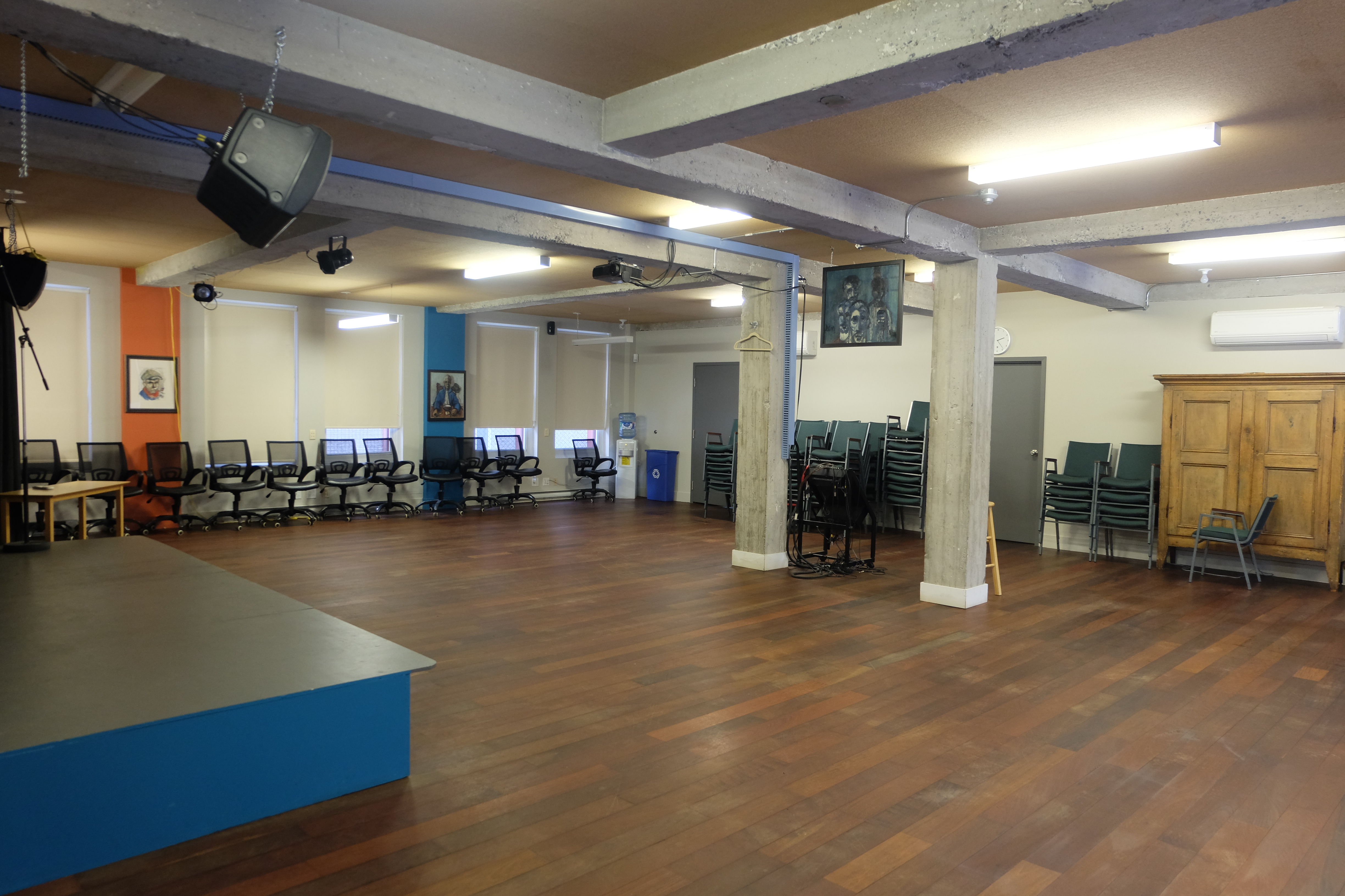 Salle de réunion du Centre humaniste.