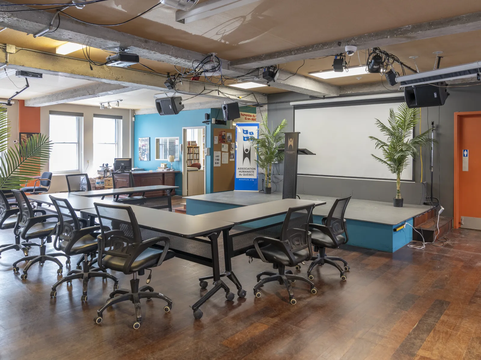 Salle de réunion du Centre humaniste.
