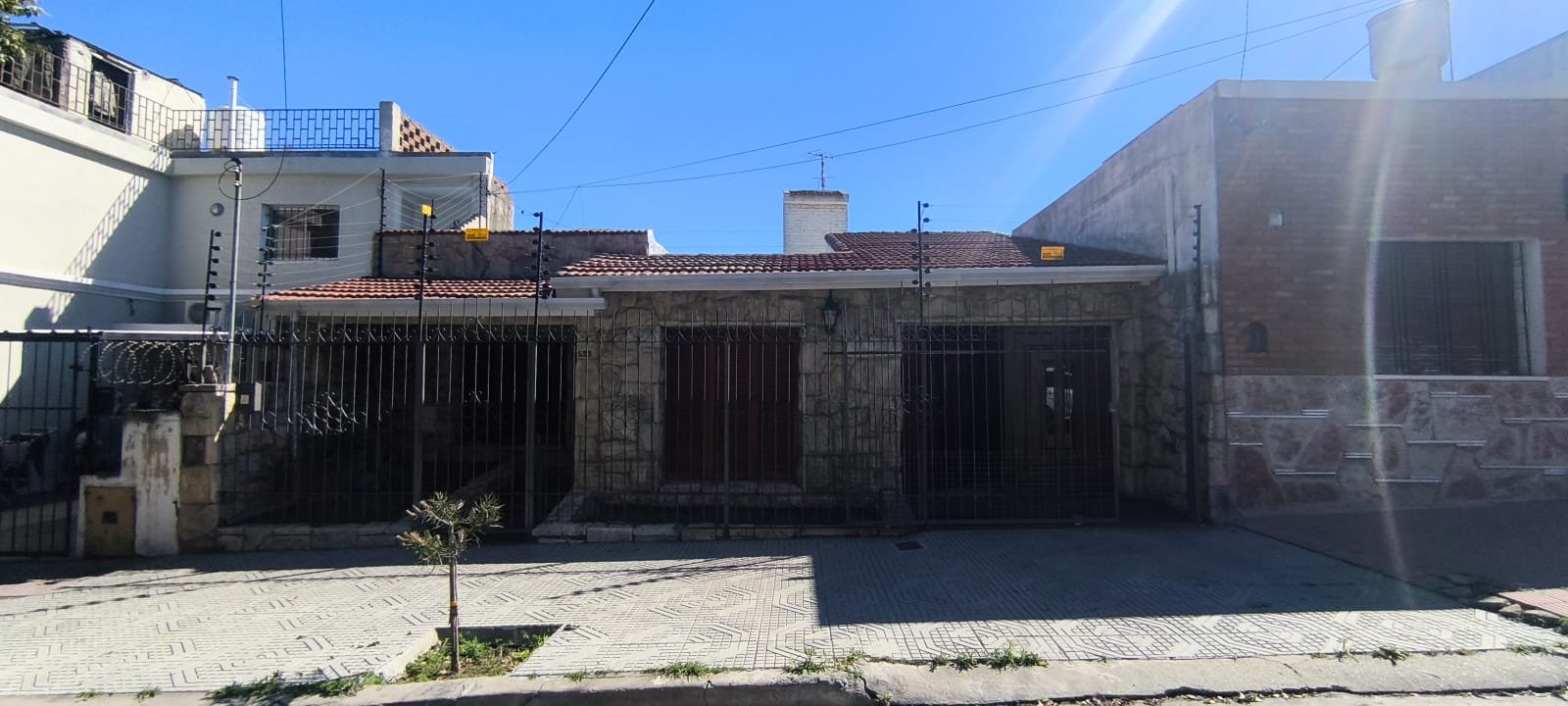 Casa renovada en venta en Altos de General Paz | 3 dormitorios, cochera doble y pileta climatizada