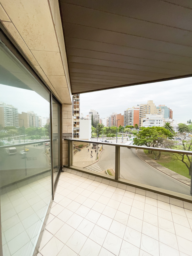 Exclusivo departamento de 3 dormitorios en venta sobre plaza España! 
