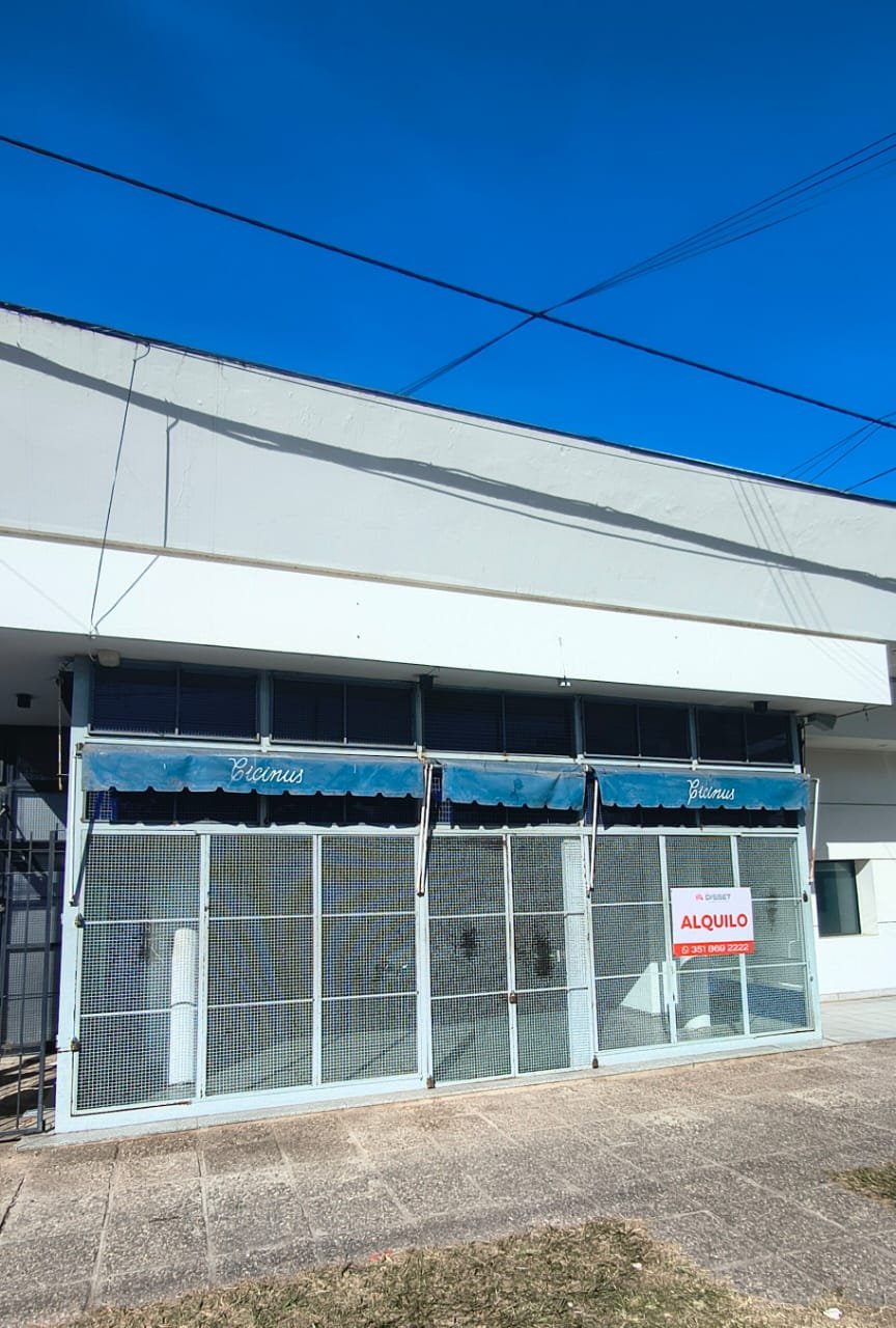 Local comercial en alquiler a 30 m de Av. Rafael Núñez amplio salón y excelente visibilidad
