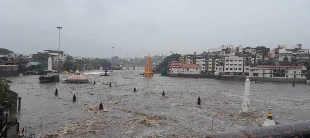नासिक के गोदावरी नदी में बढ़ सकता है जलप्रवाह, नदी किनारे रहने वाले नागरिक रहें सतर्क : मंडलायुक्त डॉ. प्रवीण गेडाम ने की अपील