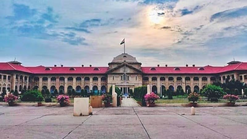 मस्जिद में नमाज़ियों की संख्या सीमित नहीं कर सकते:   मस्जिद में नमाजियों की संख्या सीमित नहीं कर सकते-हाईकोर्ट:हाईकोर्ट ने कहा-क़ानून-व्यवस्था नहीं संभाल सकते तो इस्तीफ़ा दें या तबादला करा लें