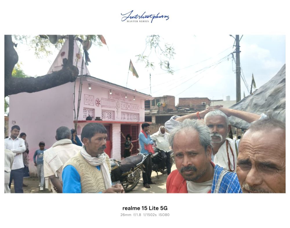 राशन घोटाला या सिस्टम की लापरवाही? भीड़ में पिस रही गरीब जनता, डीलर की मनमानी चरम पर