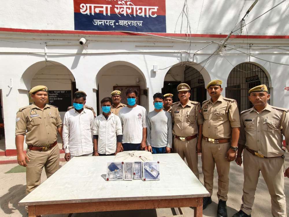 जाली नोट छापने वाला गैंग बेनकाब, 4 शातिर गिरफ्तार — ₹500 के 23 नकली नोट व प्रिंटर बरामद