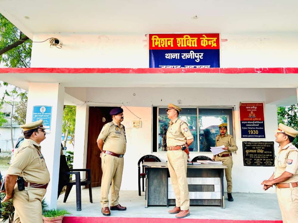 रानीपुर थाना पर एसपी का औचक निरीक्षण, व्यवस्था सुधार के सख्त निर्देश
