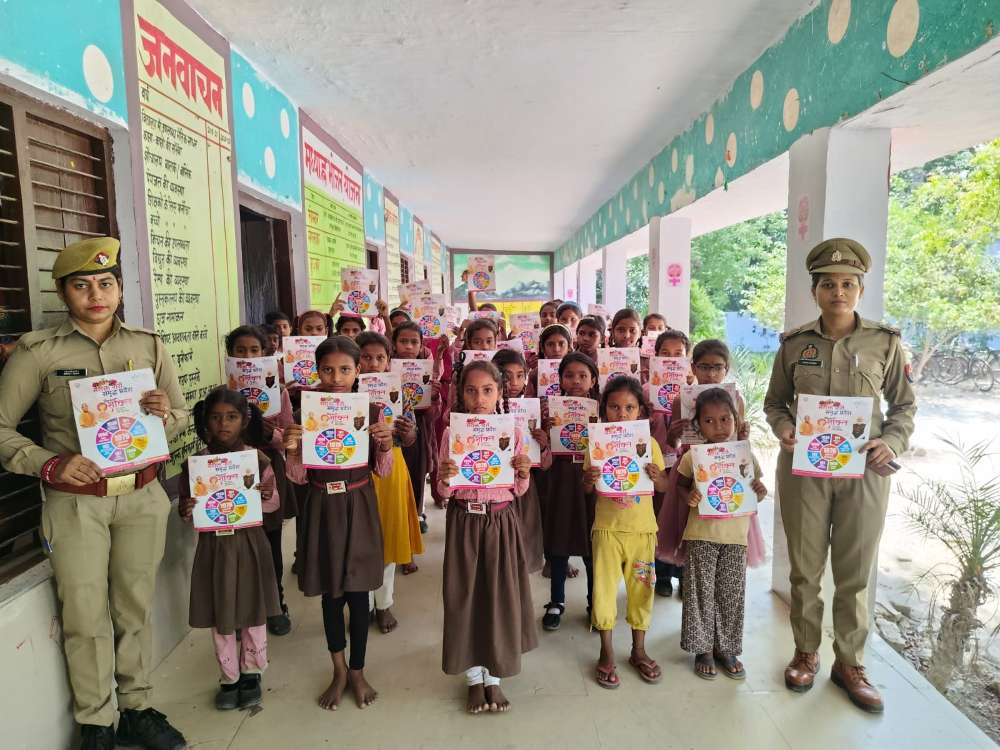 मिशन शक्ति 5.0 के तहत जनपद में जागरूकता अभियान तेज, महिलाओं को सुरक्षा और अधिकारों की दी गई जानकारी