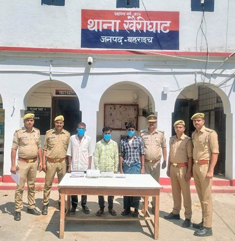 Bahraich Raid: घर के अंदर चल रहा था गंदा खेल! पुलिस छापे में 6 गिरफ्तार, चौंकाने वाला खुलासा