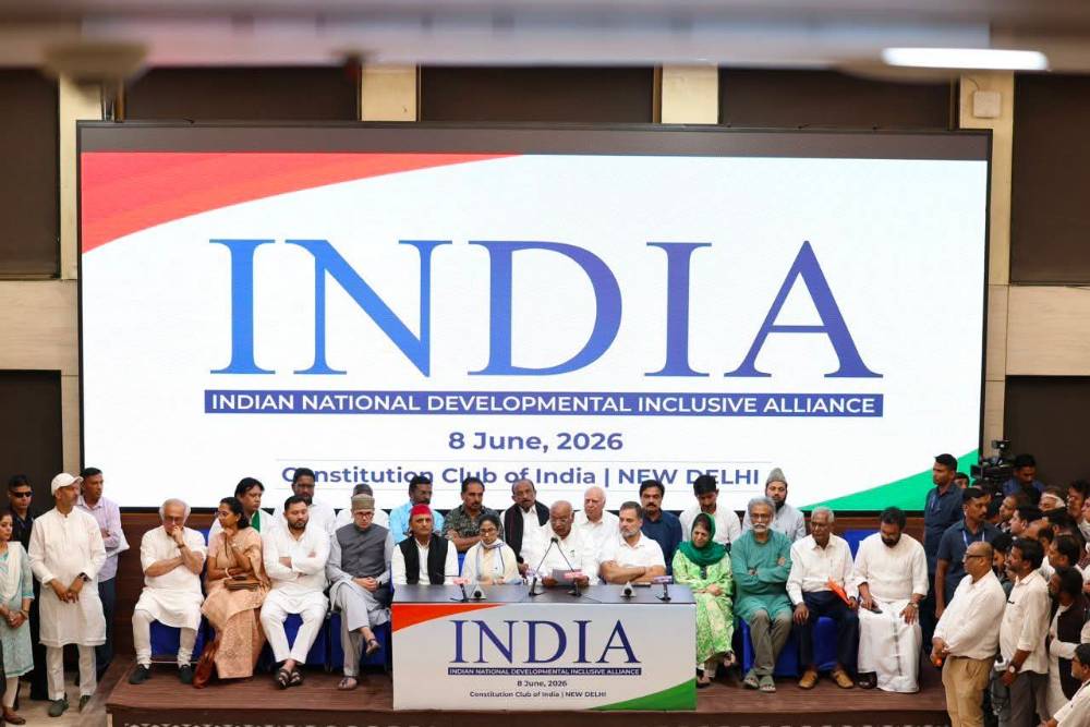 भारतीय राजनीति बार-बार एक सबक सिखाती है, लेकिन बहुत से लोग उसे सीखने से इंकार कर देते हैं।