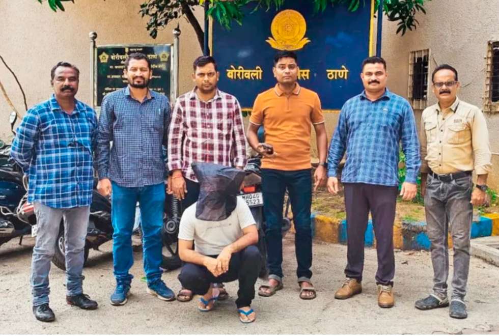 बोरिवली इलाके से सामने आए एक हैरान करने वाले साइबर फ्रॉड मामले ने पुलिस और आम लोगों को चौंका दिया है।