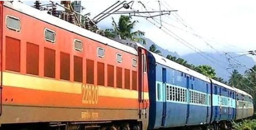 भूस्खलन के चलते मध्य रेलवे का बड़ा फैसला, 10 से 17 जुलाई तक कई प्रमुख ट्रेनें रहेंगी रद्द...,