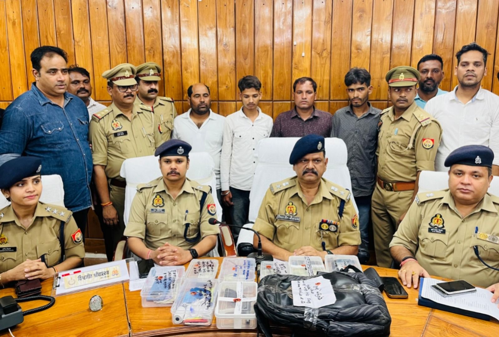 24 घंटे में लूट का खुलासा, चार बदमाश गिरफ्तार