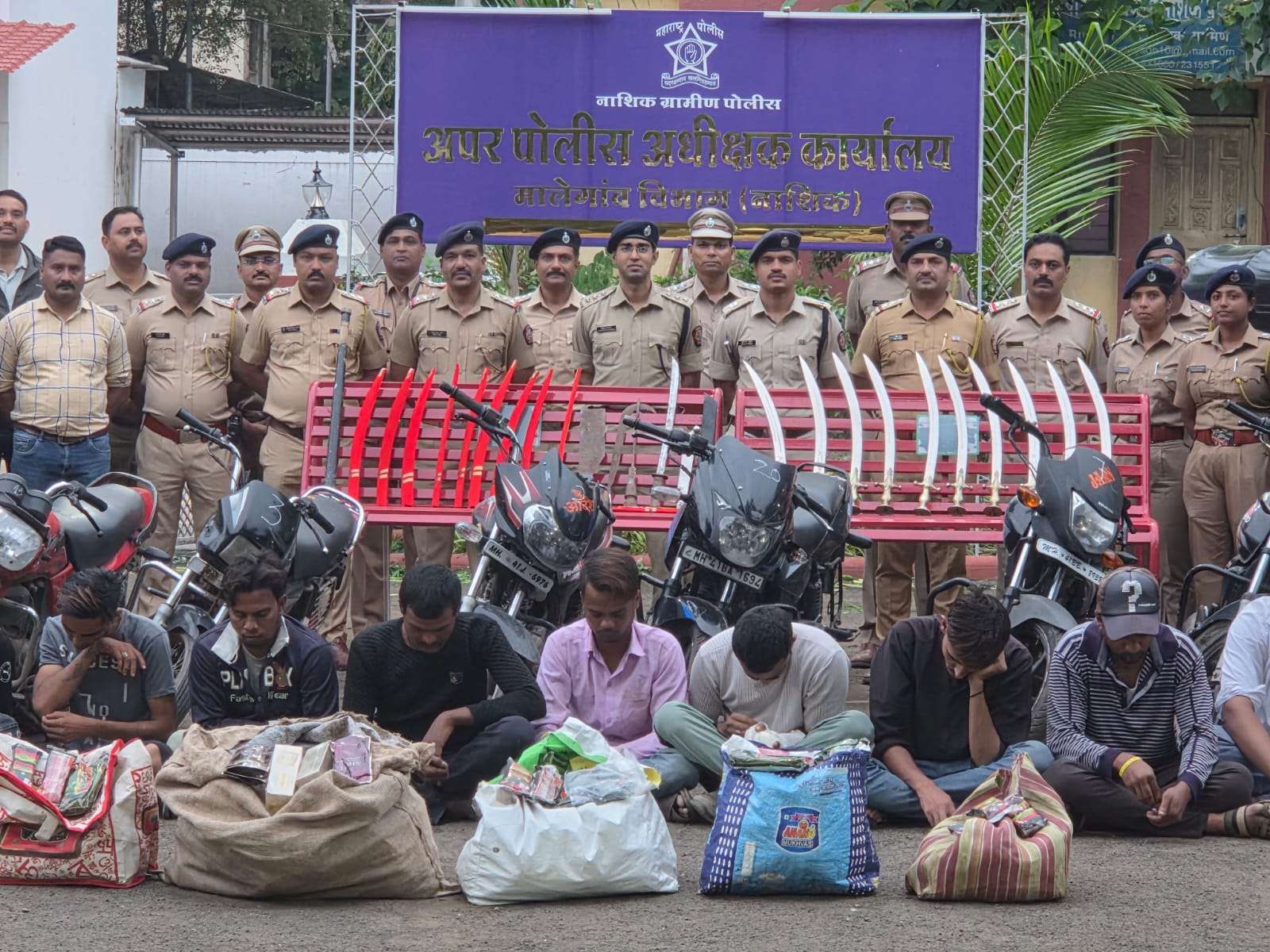 नाशिक ग्रामीण पुलिस का मालेगांव में ‘ऑलआउट’ एक्शन, 6 घंटे में 9 आरोपी गिरफ्तार