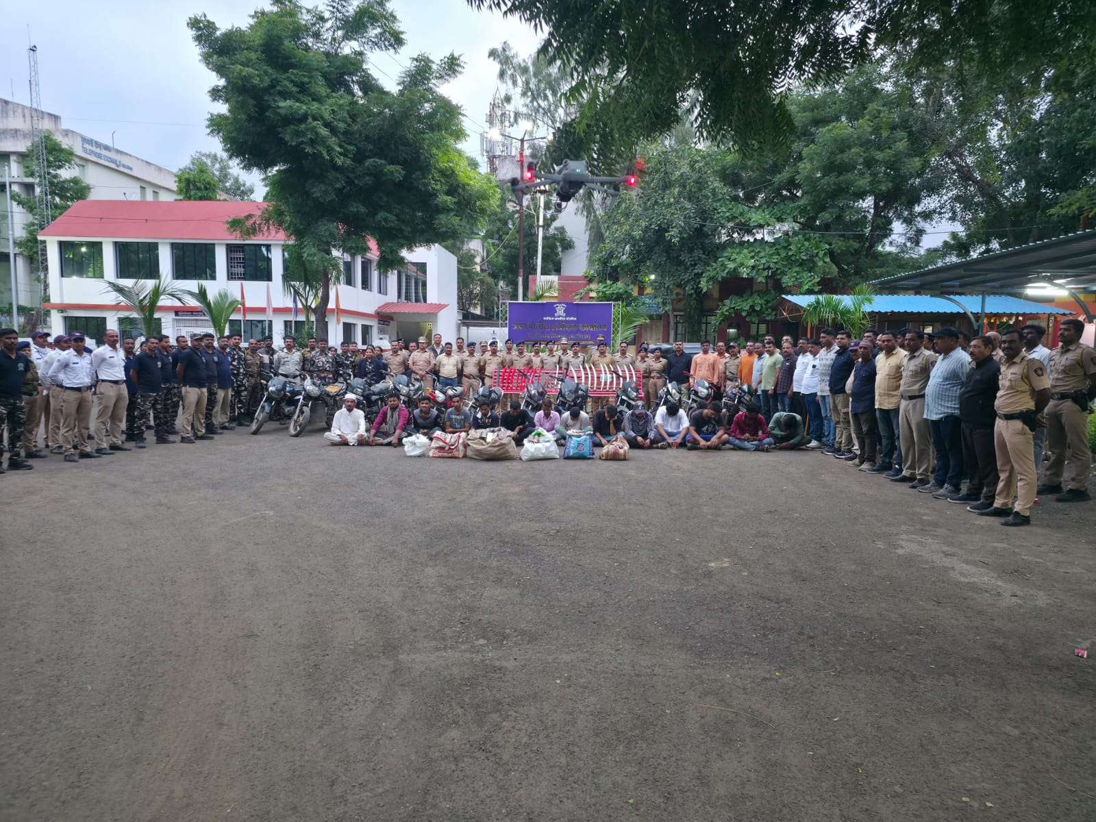 नाशिक ग्रामीण पुलिस का मालेगांव में ‘ऑलआउट’ एक्शन, 6 घंटे में 9 आरोपी गिरफ्तार
