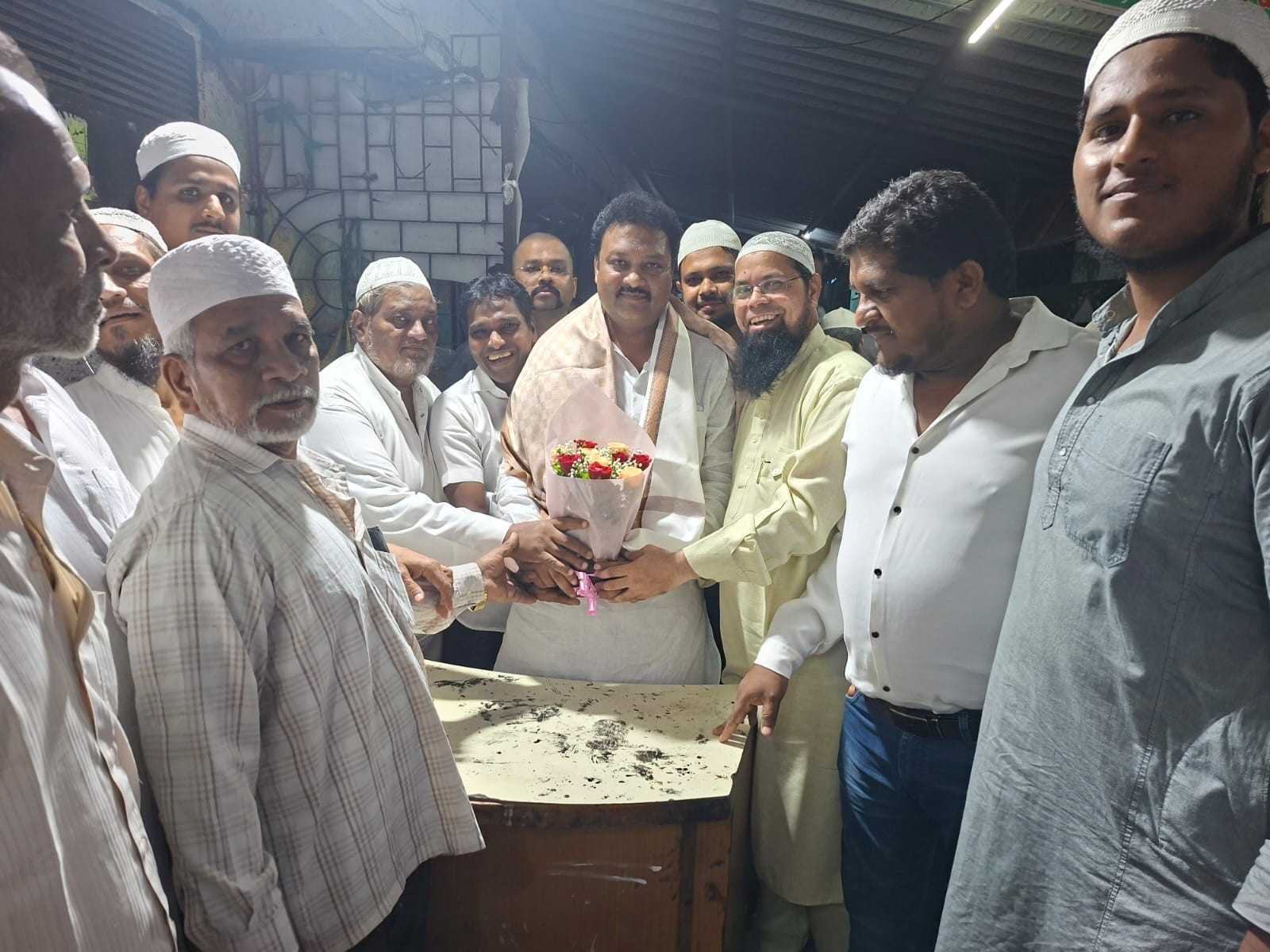 आमदार साजिद खान पठाण का सांताक्रुज़ गोलीबार में भव्य सत्कार