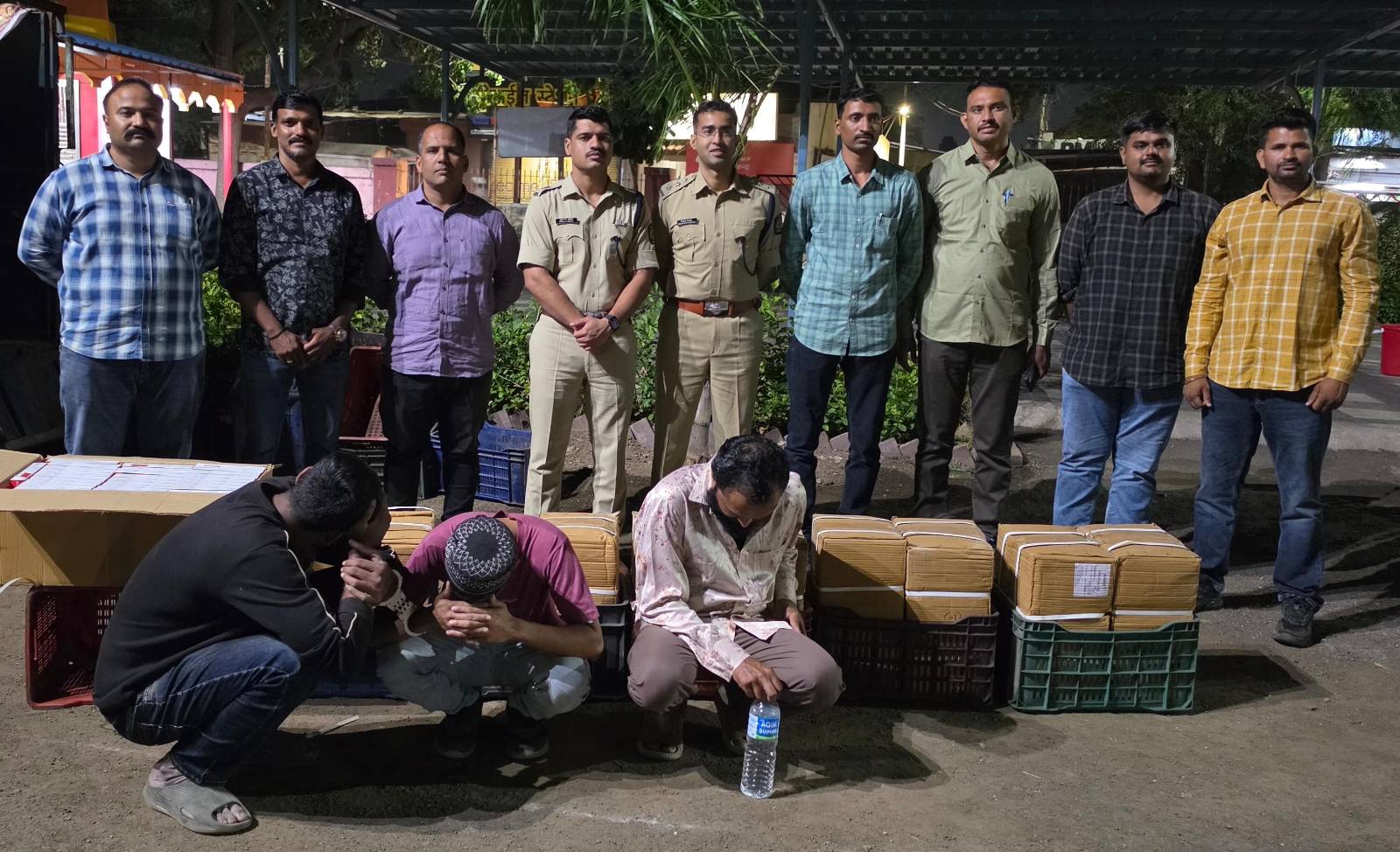 नशे के सौदागरों पर आधी रात को धावा: 67 हजार गोलियां, 1200 कफ सिरप जब्त; तीन गिरफ्तार, एक फरार