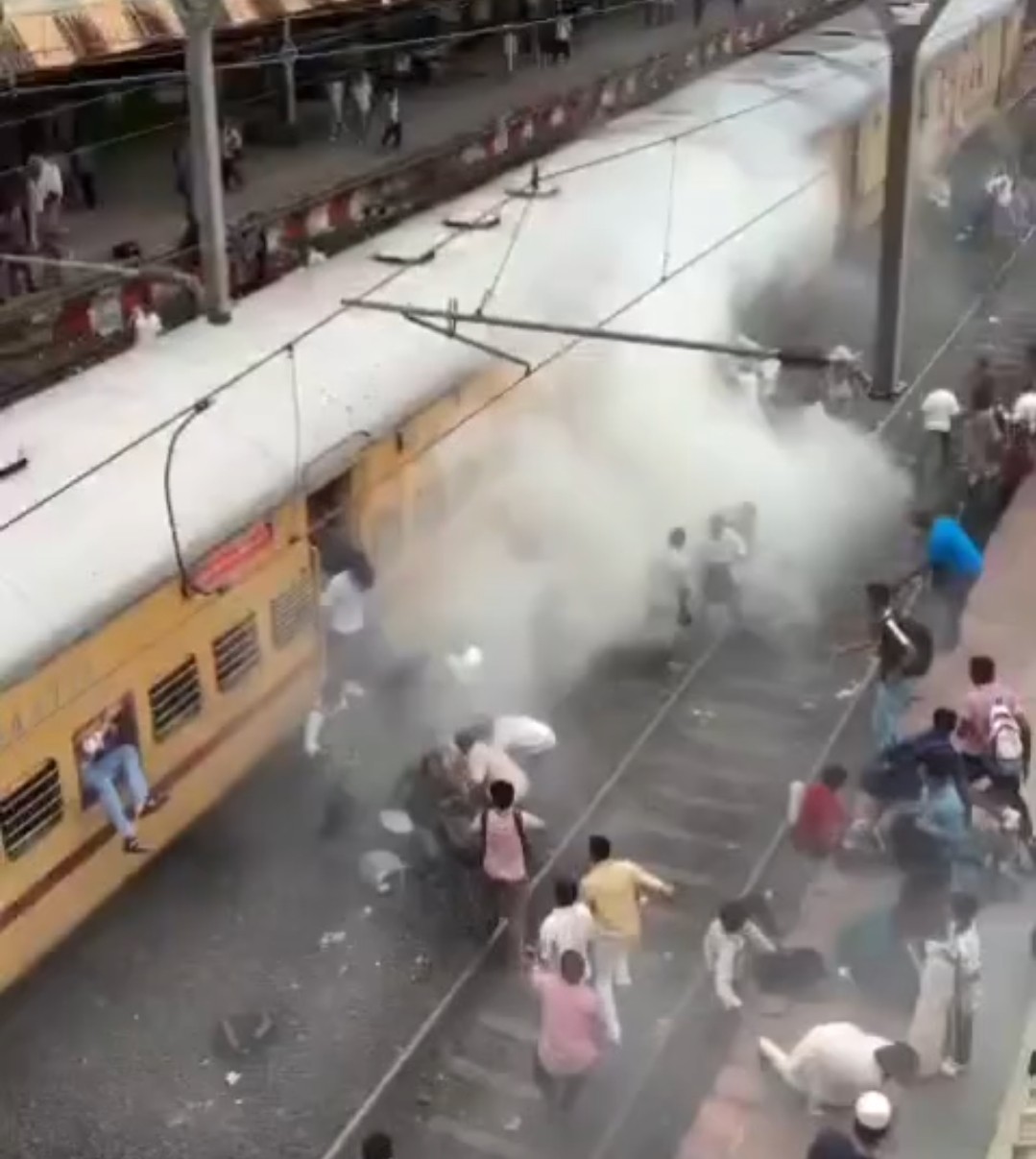 करजत में कोयना एक्सप्रेस के ब्रेक में आई खराबी, 10 मिनट तक रुकी ट्रेन; पीछे की दो लोकल भी प्रभावित