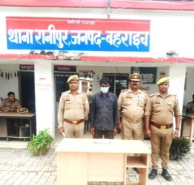 25 हजार का इनामी गैंगस्टर तमंचे के साथ गिरफ्तार, डेढ़ दर्जन से ज्यादा मुकदमों में था वांछित