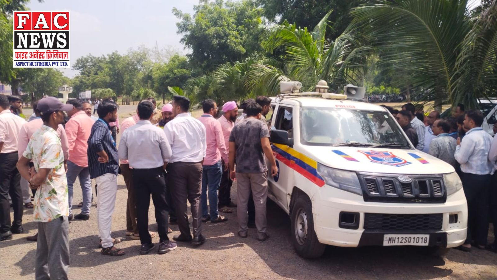 बडनेरा–अंजनगांव रोड स्थित राम मोघे कॉलेज में फार्मेसी की पढ़ाई कर रही एक छात्रा पर साथ पढ़ने वाले छात्र द्वारा  जानलेवा हमला किए जाने की घटना सामने आई है।
