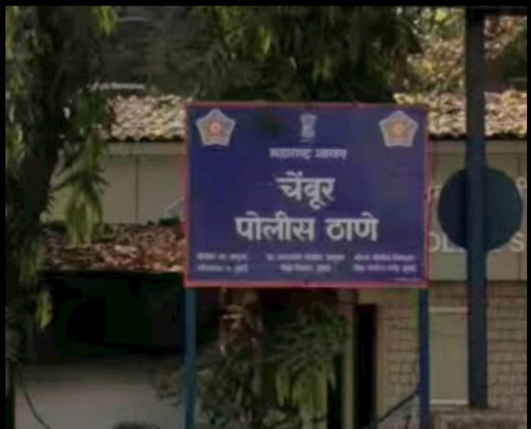 मुंबई के चेंबूर इलाके में हत्या के प्रयास का एक मामला सामने आया है, जहां वर्चस्व की लड़ाई (एरिया का भाई बनने) को लेकर एक 22 वर्षीय युवक पर जानलेवा हमला किया गया। चेंबूर पुलिस ने इस संबंध में मामला दर्ज कर आरोपी को गिरफ्तार कर लिया है