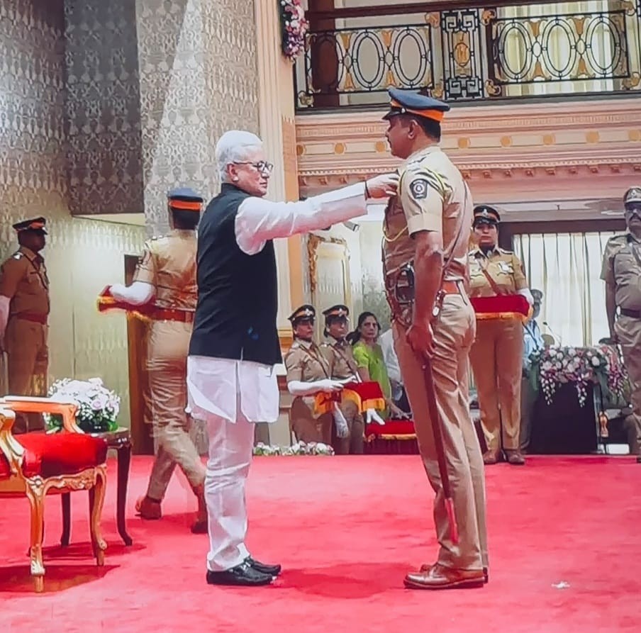 डी.एन. नगर के वरिष्ठ पुलिस निरीक्षक सचिन गवस को ‘अति उत्कृष्ट सेवा पदक’ से सम्मानित