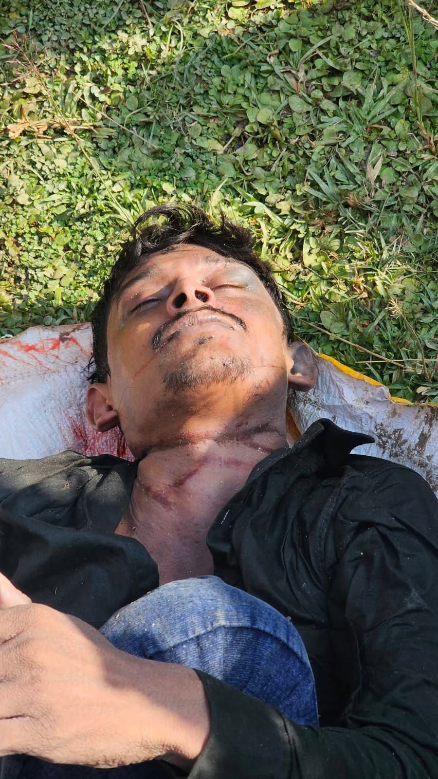 नहर में बहती संदिग्ध बोरी, खोलते ही उड़े लोगों के होश, अंदर मिला अज्ञात शव