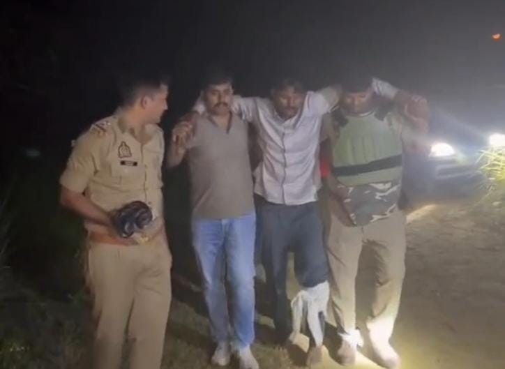 24 घंटे के भीतर 3 पुलिस मुठभेड़, 3 बदमाशों के पैर में लगी गोली, हिस्ट्रीशीटरों समेत कई आरोपी गिरफ्तार, तमंचे, कारतूस, नकदी और चोरी के जेवर बरामद