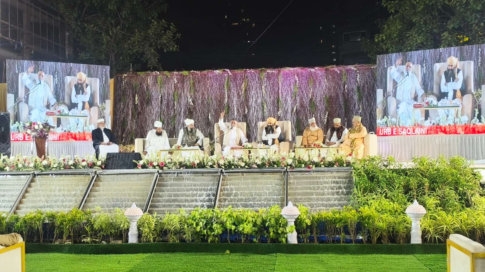 मुंबई में पहली बार अकीदत और एहतराम के साथ मनाया गया उर्स-ए-शाह सक़लैन।    पीर-ए-तरीक़त ग़ाज़ी मियां सक़लैनी की सरपरस्ती में सजी रूहानी महफ़िल, उलमा-ए-किराम और नातख़्वानों ने पेश किया नज़राना-ए-अक़ीदत।