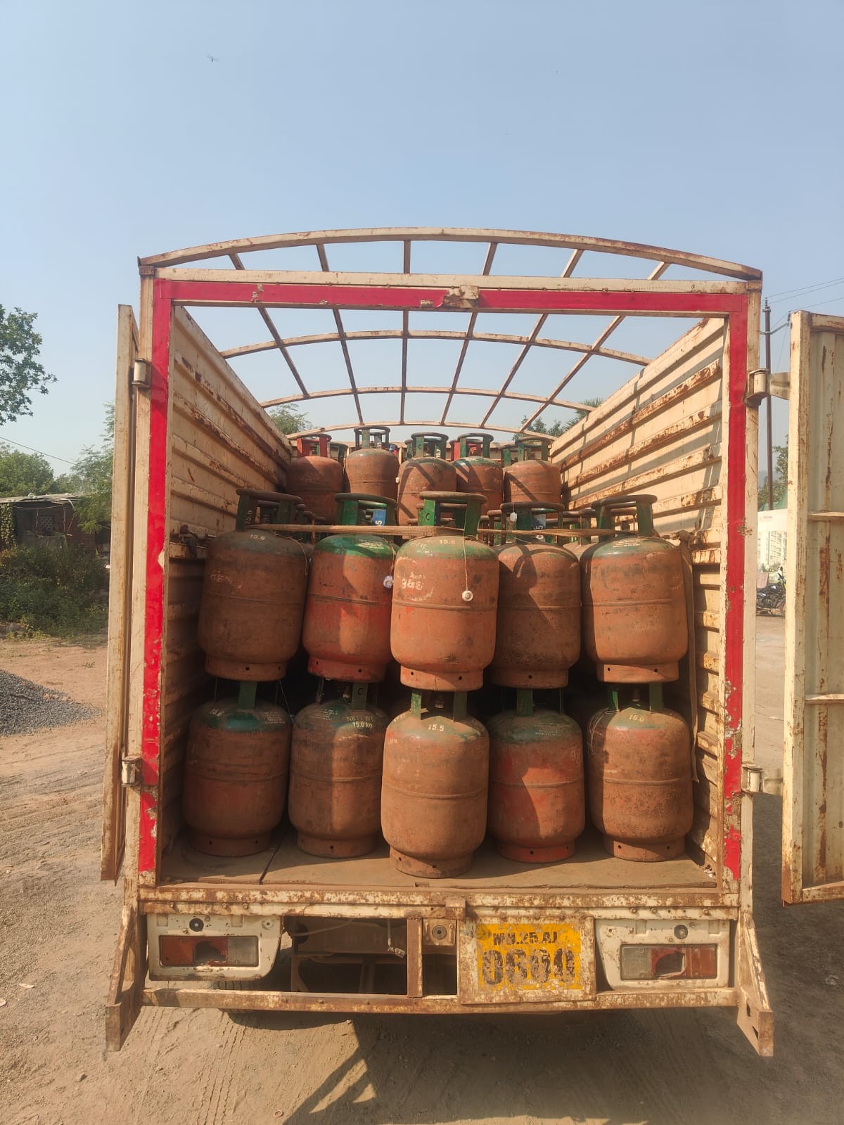 मुंबई-ठाणे शिधावाटप विभागाची मोठी कारवाई; ९४.३७ लाखांचा मुद्देमाल जप्त