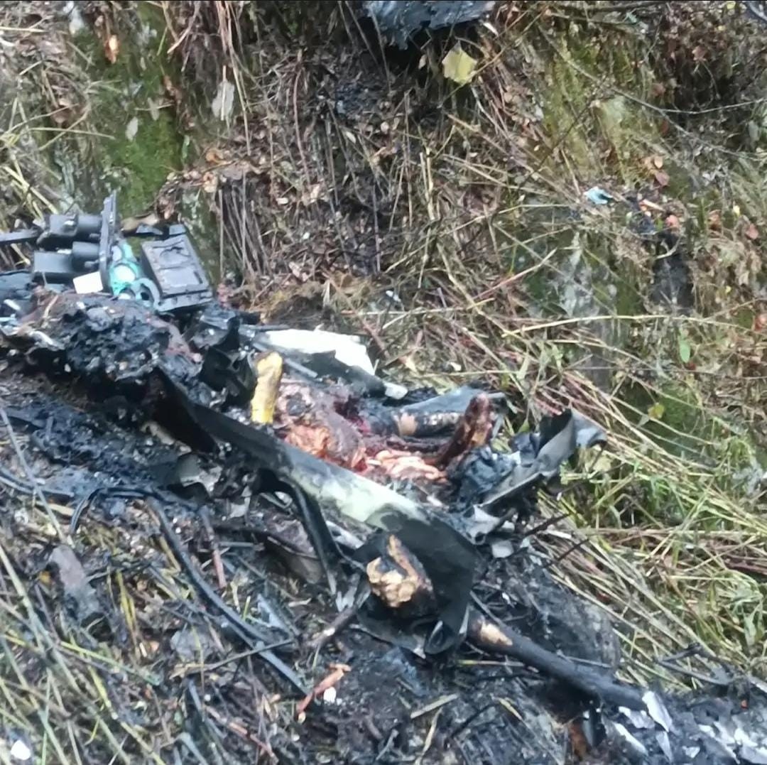 बद्रीनाथ से देहरादून आ रहा हेलिकॉप्टर जोशीमठ के पास क्रैश: पायलट समेत 6 यात्रियों की दर्दनाक मौत, उत्तराखंड में पिछले 10 साल में 12वां हेलीकॉप्टर हादसा, अब तक 27 लोगों की जा चुकी है जान