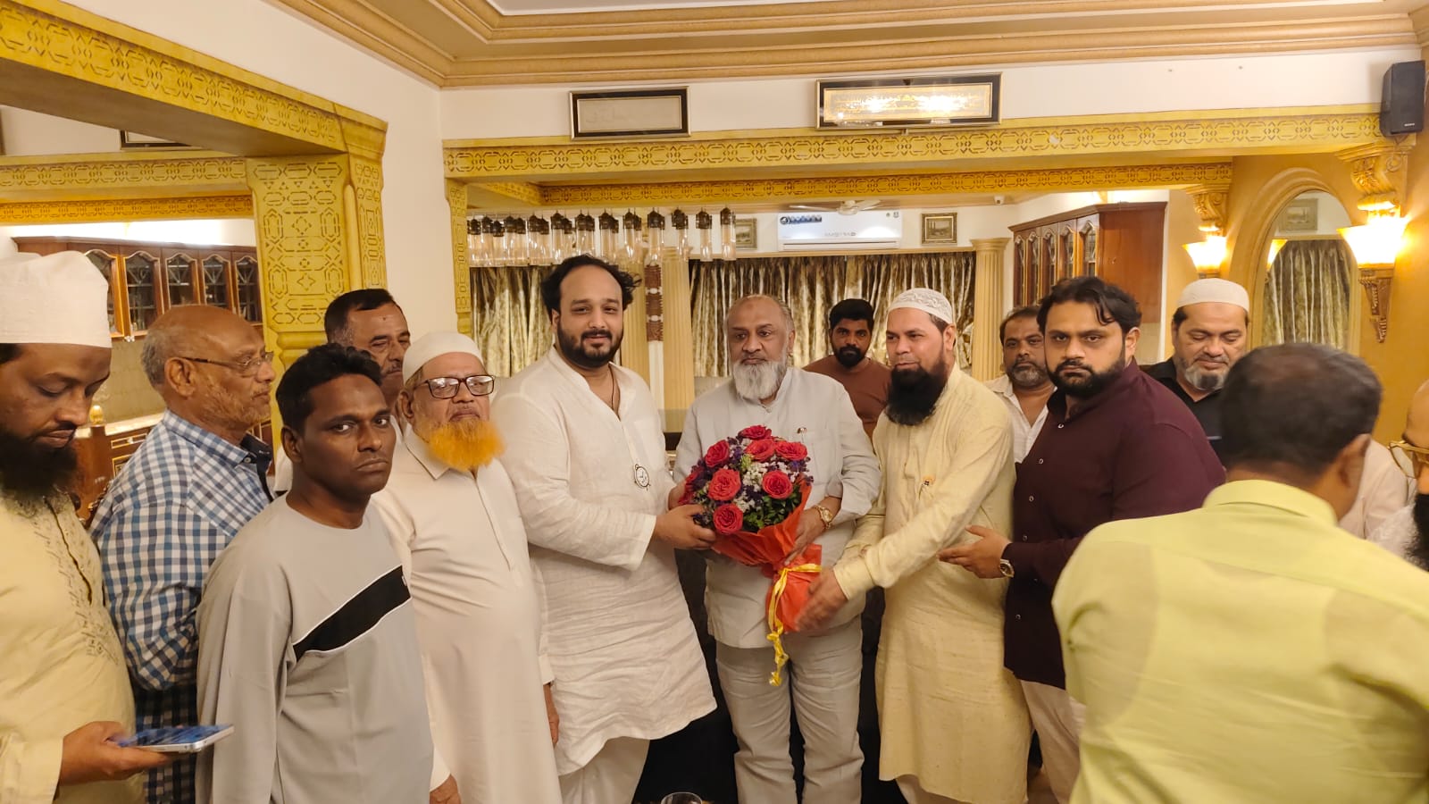 मुंबई एनसीपी को मिली नई ताक़त  हाजी इब्राहीम शेख़ भाईजान और पूर्व विधायक ज़ीशान सिद्दीकी एकजुट — भाईजान के बंगले पर हुआ अहम राजनीतिक मिलाप
