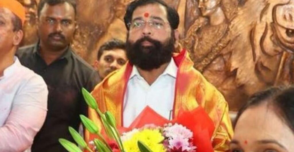 सत्ता गठन वार्ता के बीच शिंदे सेना द्वारा नव निर्वाचित पार्षदों को ताज होटल पर स्थानांतरित करने के साथ ही होटल की राजनीति शुरू हो गई है