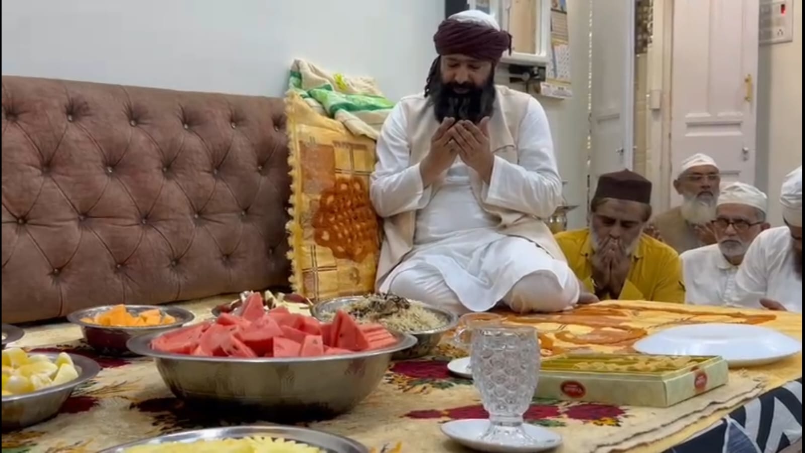 गाज़ी मियां सक्लैनी मदाजिल्लाहुल आली का मुंबई में दौरा।