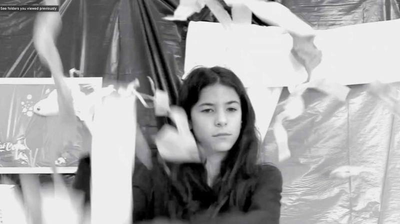 La noia de plàstic 3