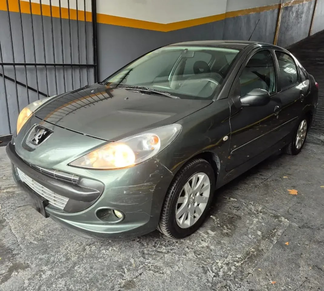 Peugeot 207 1.6 Sedan Xt Premium 2009