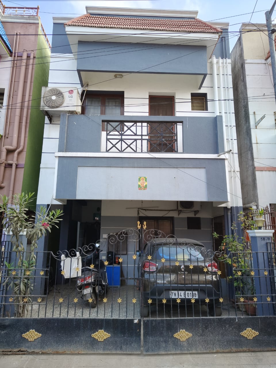 villa for sale in Pallikaranai
