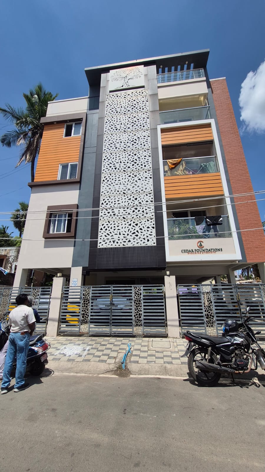 Flat in Willow Creek in madhavaram