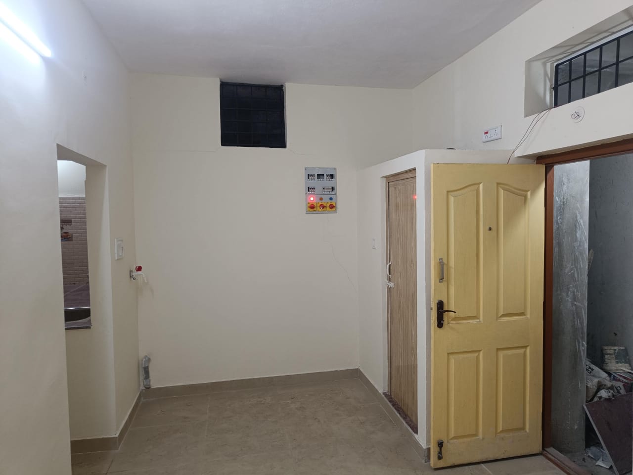 Flat in Normal  in royapettah
