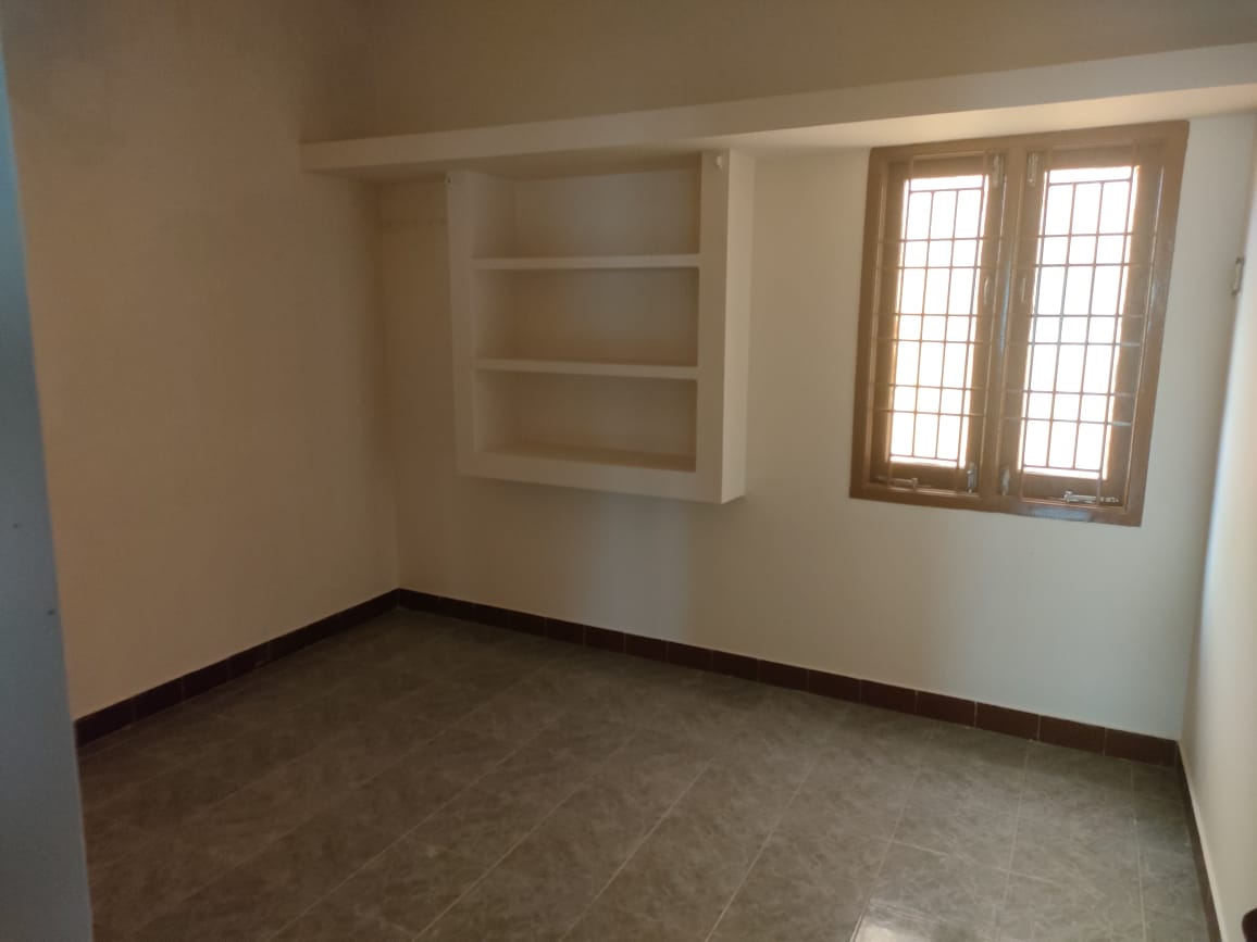 Villa in kolathur