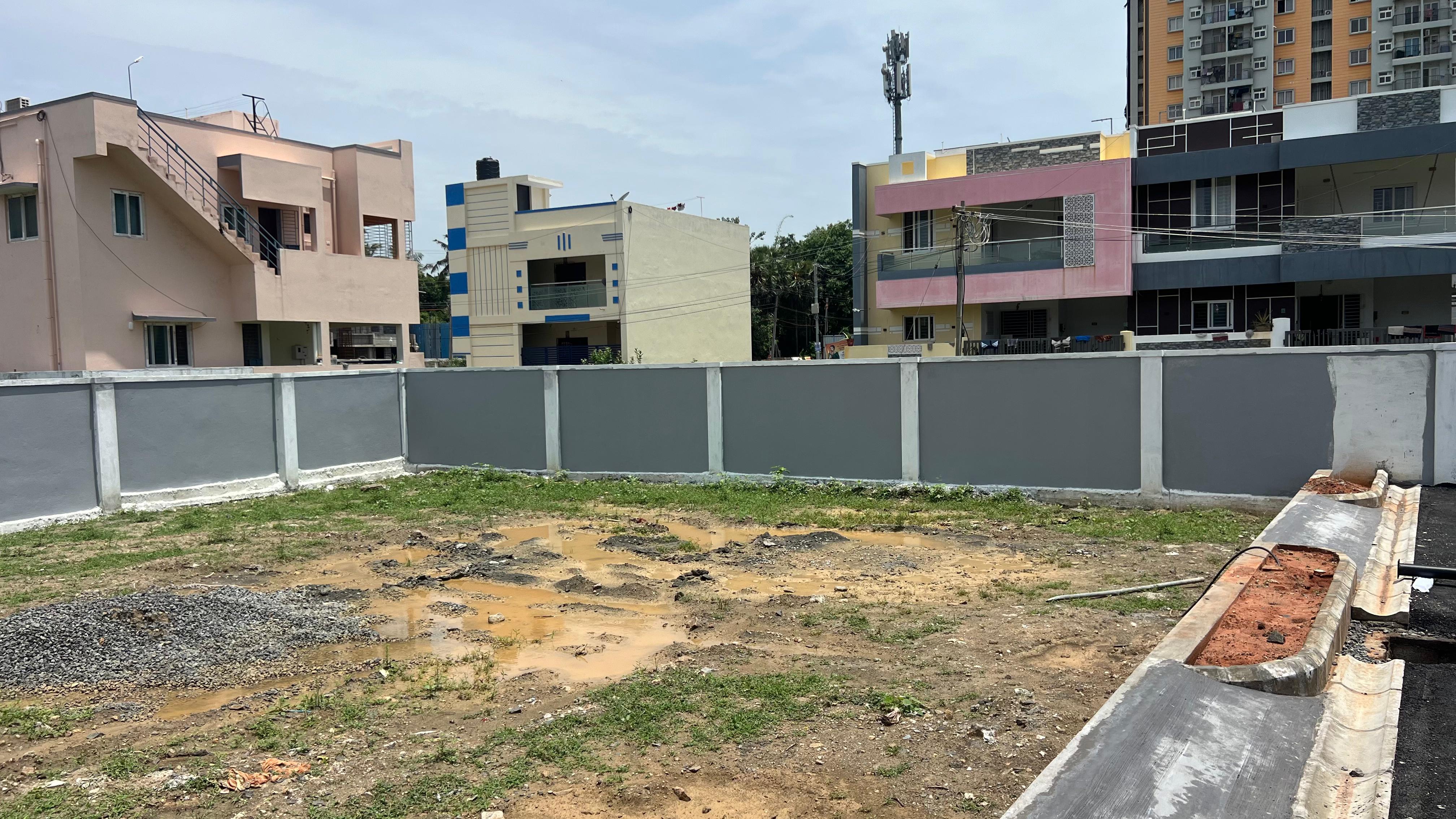 Plot in siruseri