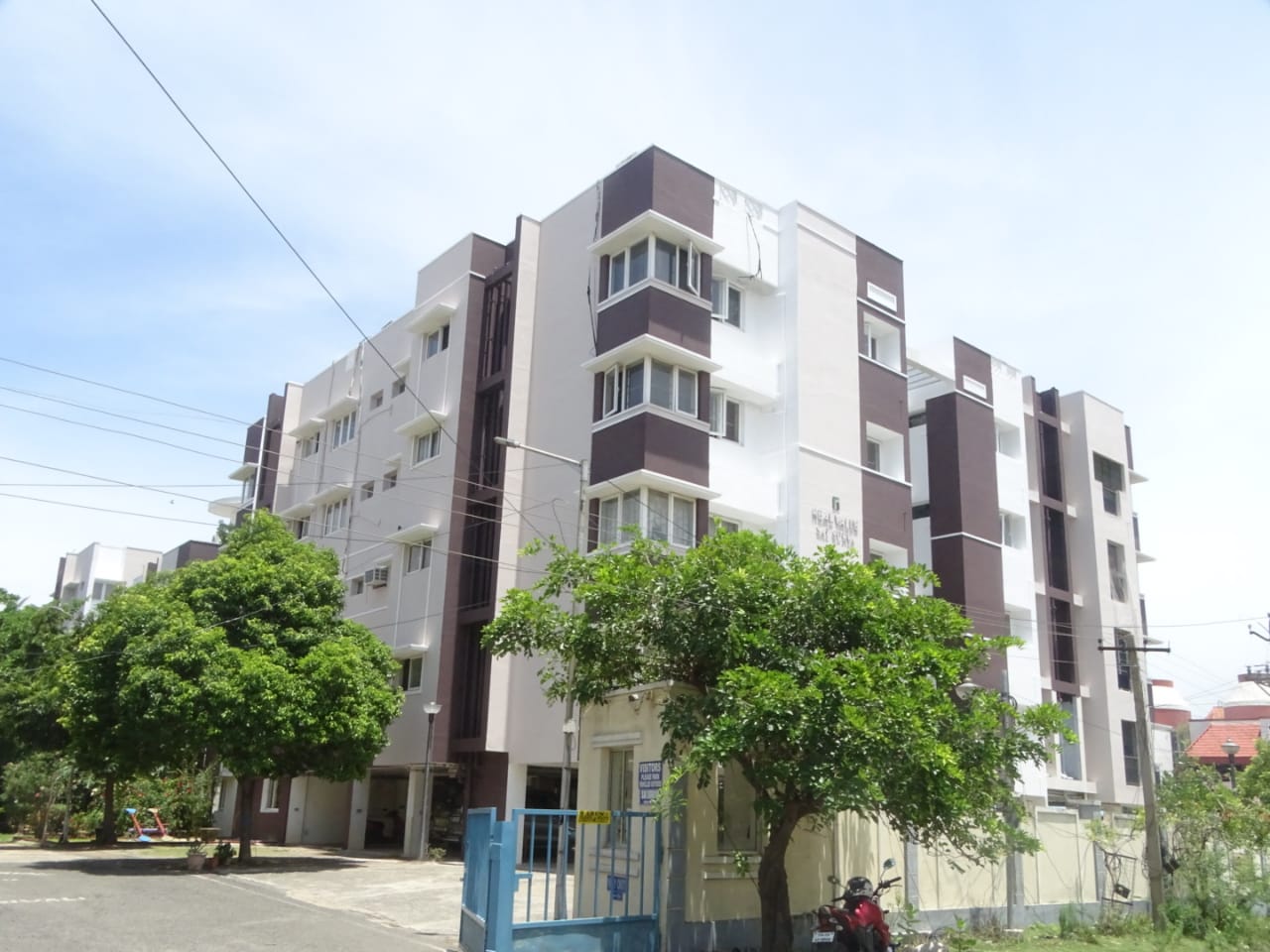 Flat in pallikaranai