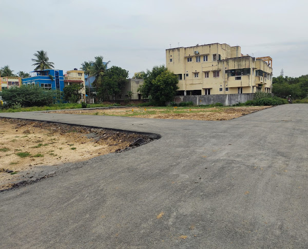 Plot in old-perungalathur