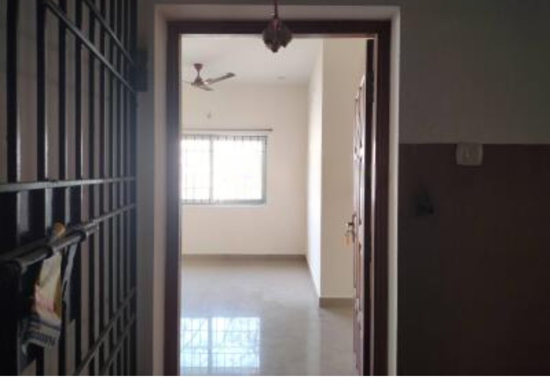 2 BHK Flat in semmenchery
