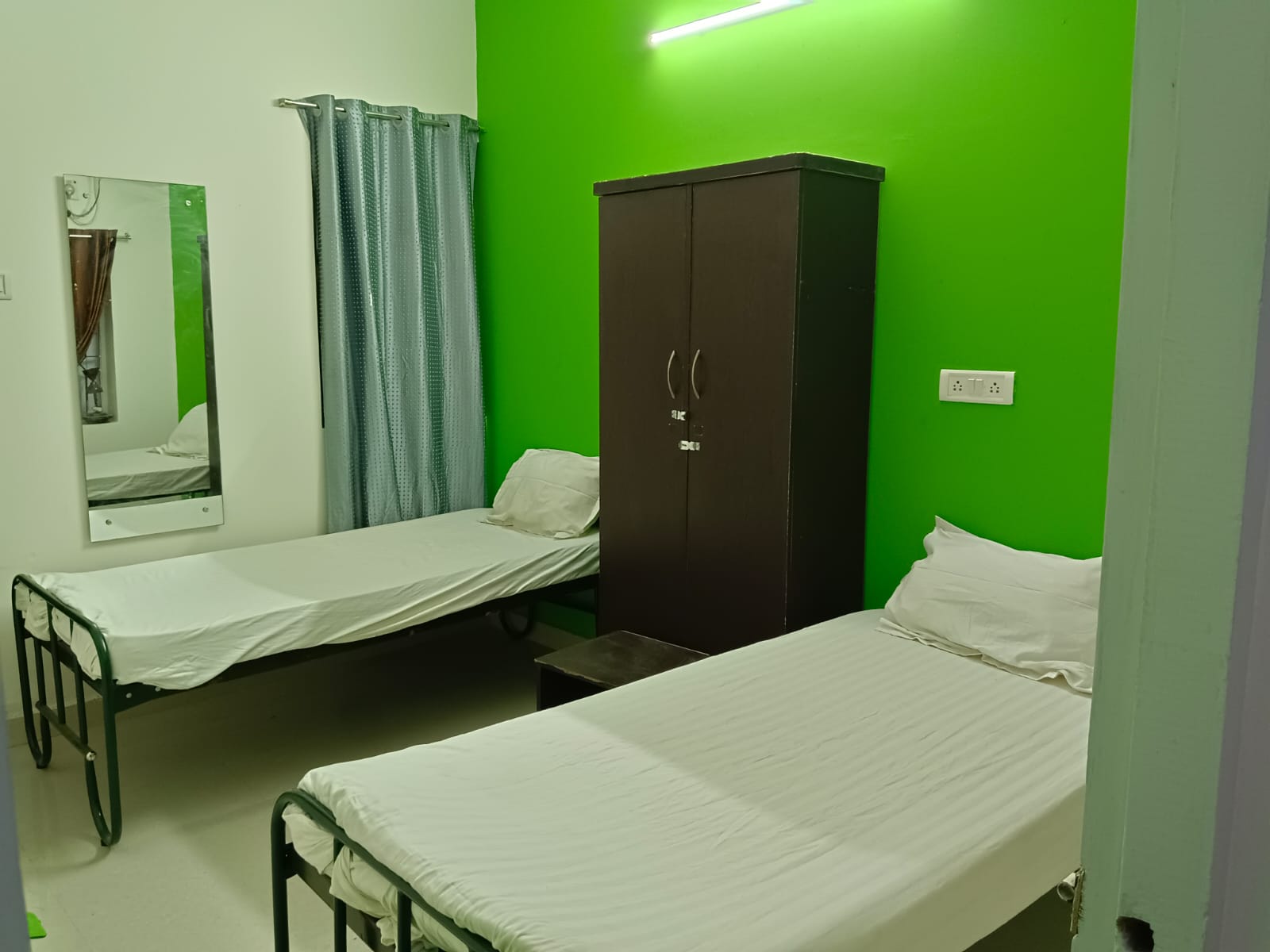 Sharing rooms for rent in Mogappair for bachelors