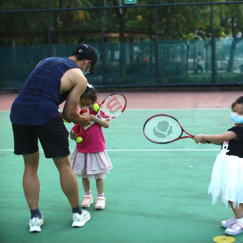 LeoTennis
