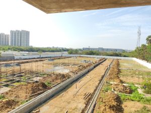 Plot in padur