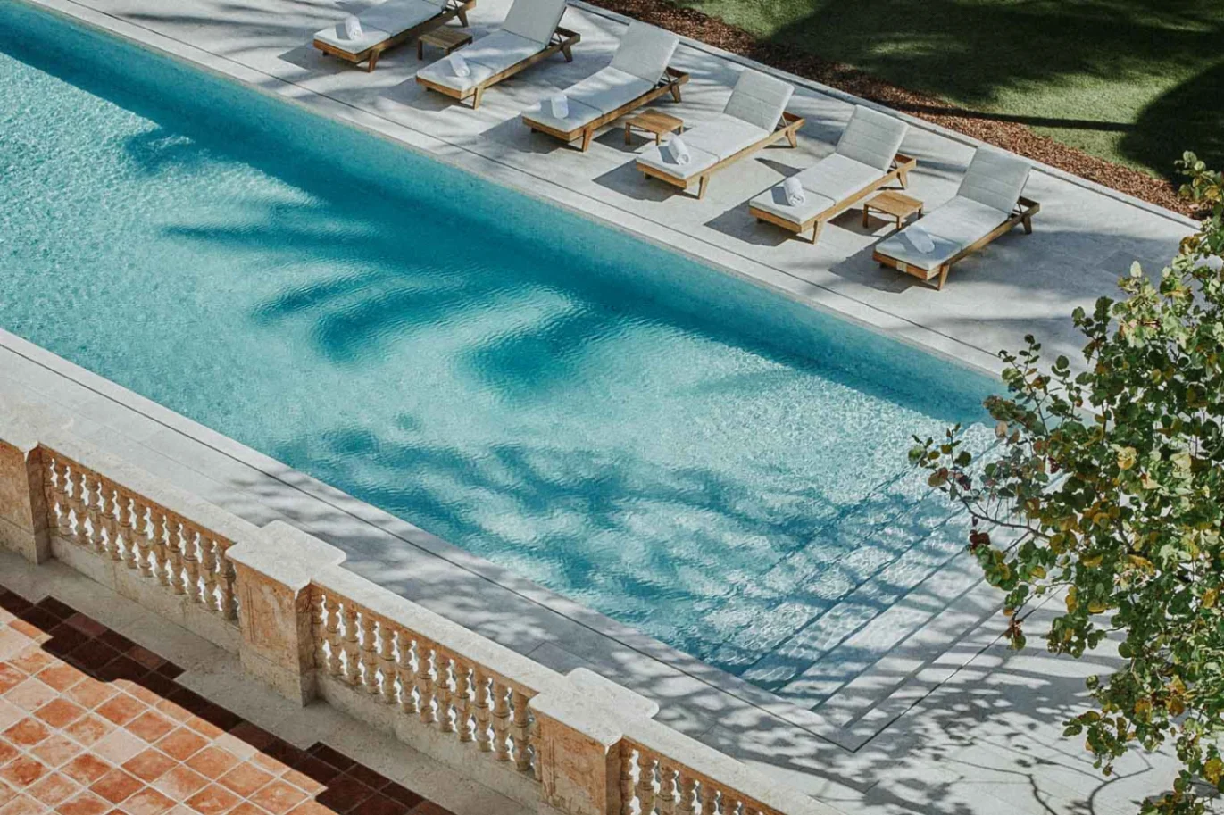 Four Seasons Hotel At The Surf Club - 1